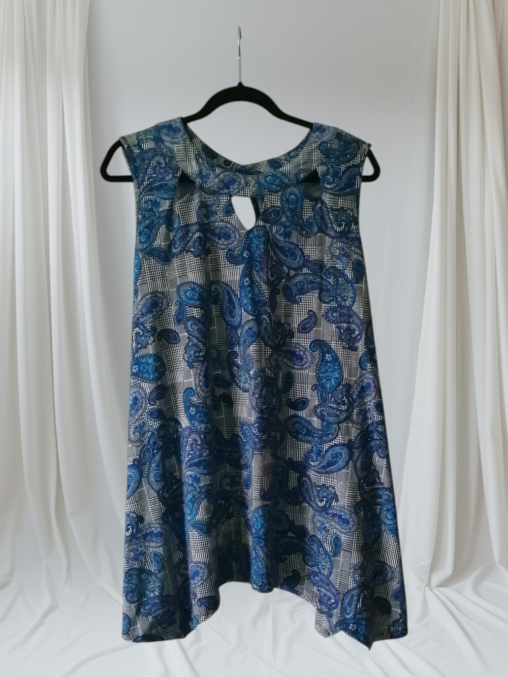 Robert Louis Blue Paisley Keyhole A-Line Tunic
